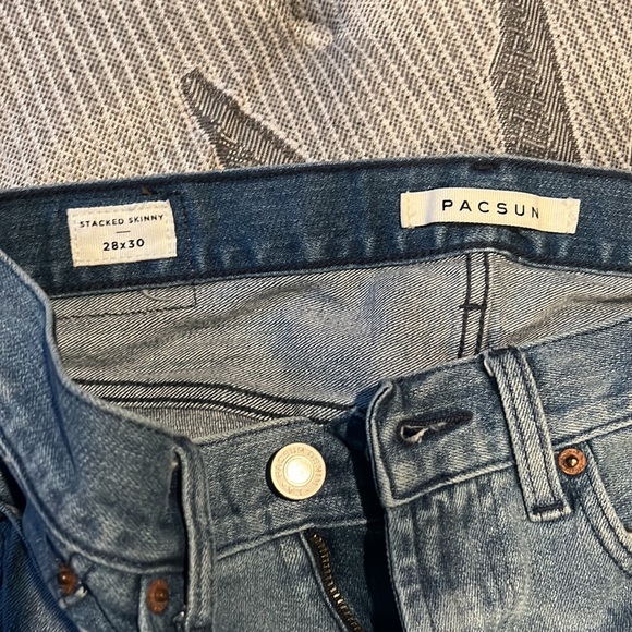 Pacsun stacked skinny Never worn 28x30 bought and out grew them retail: 55$ - Picture 5 of 5